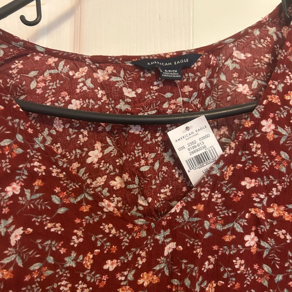 American Eagle Floral Top